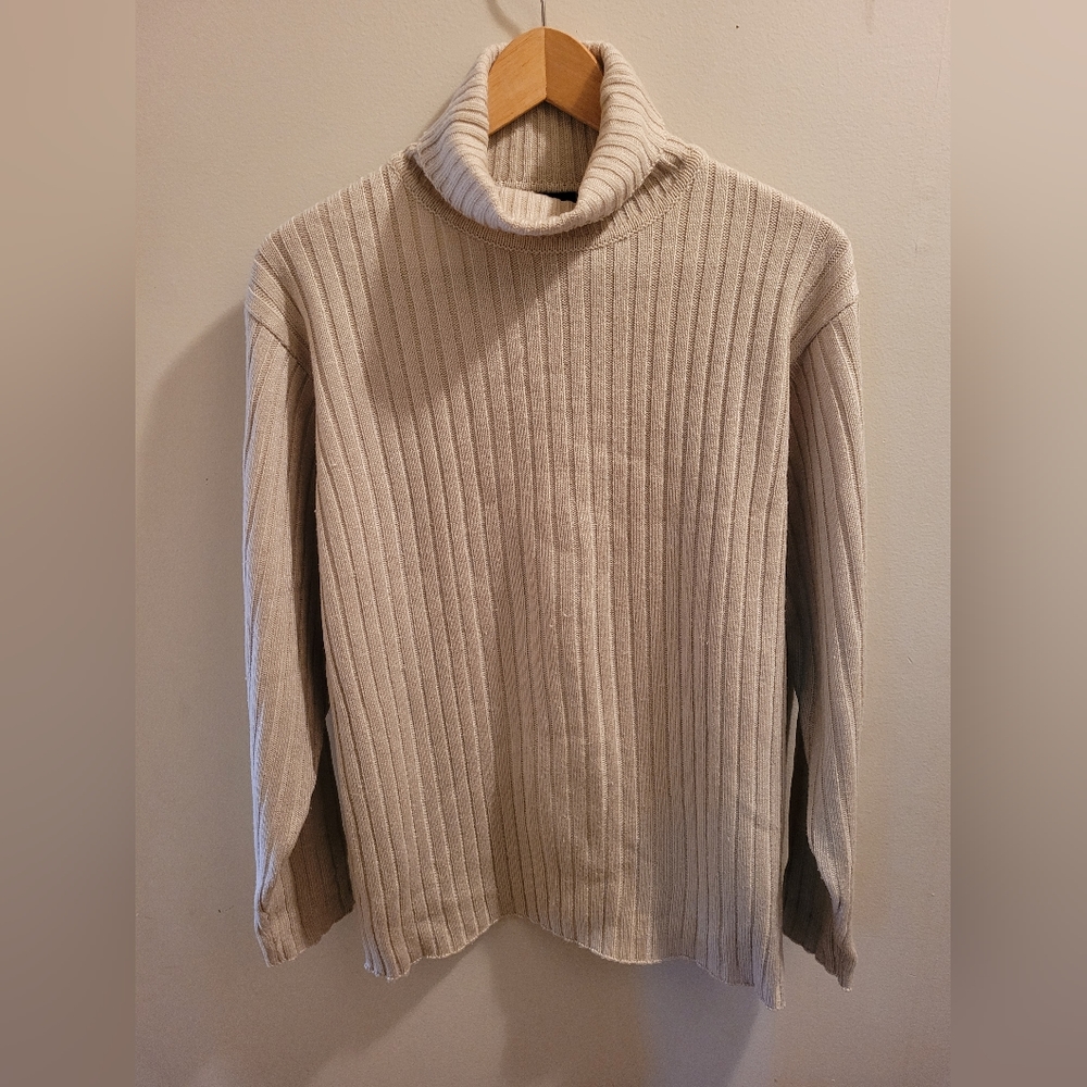 Southern mens turtleneck sweater. Size medium.